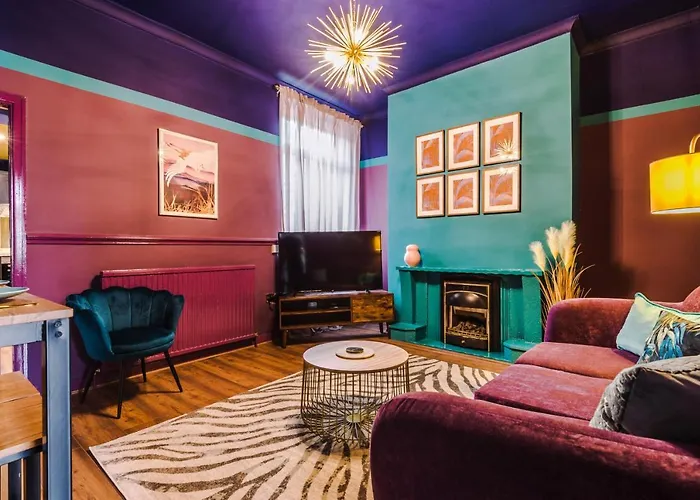 Spacious And Modern 5 Bedroom House * 맨체스터