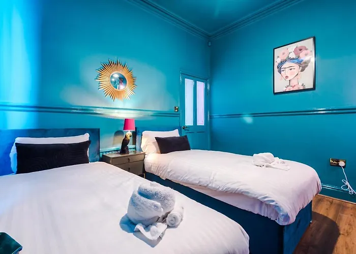 Spacious And Modern 5 Bedroom House