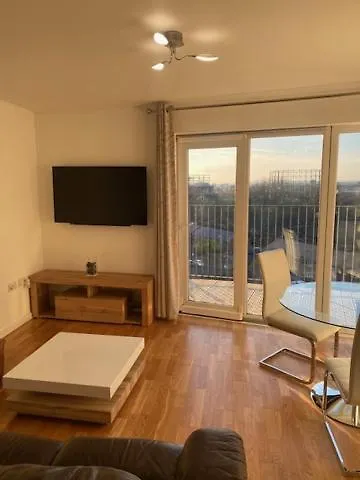 Eaglet 2 Bedroom Luxury Near Etihad Staduim *