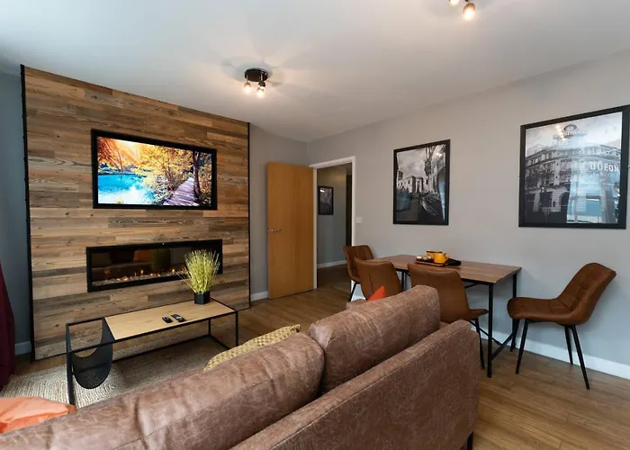 High Street Town House 4*