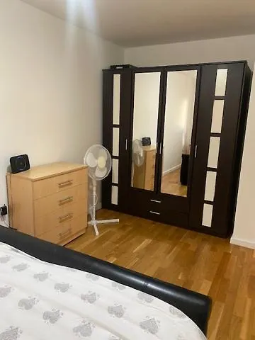 Eaglet 2 Bedroom Luxury Near Etihad Staduim *