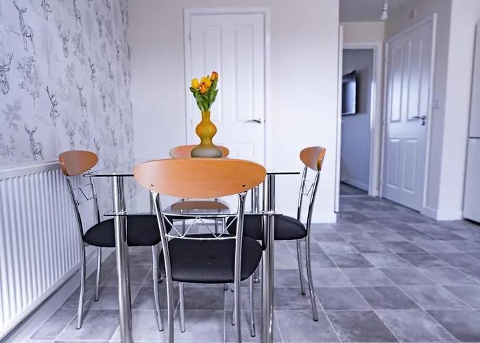 Stunning Canal View 2 Bedroom With Free Parking 아파트 *