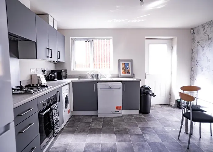 Stunning Canal View 2 Bedroom With Free Parking 아파트 *