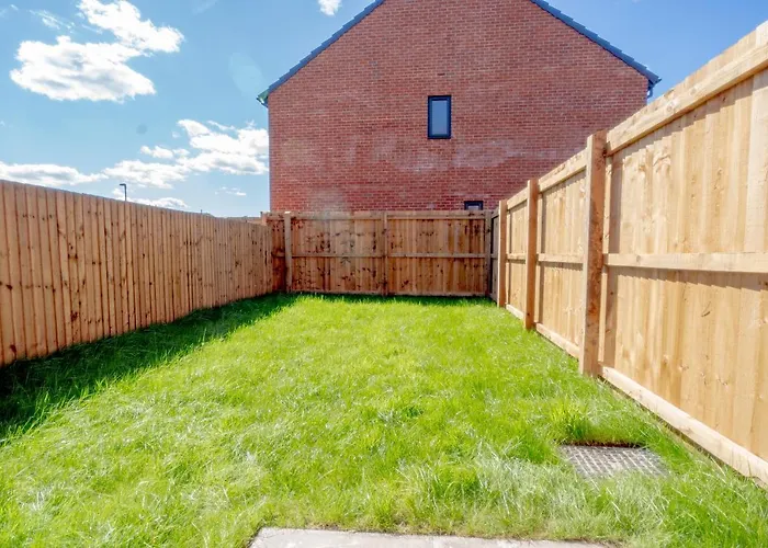 Stunning Canal View 2 Bedroom With Free Parking