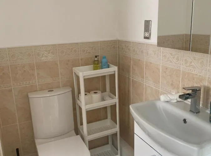 Marine Viewing 2 Bedrooms Flat * מנצ'סטר