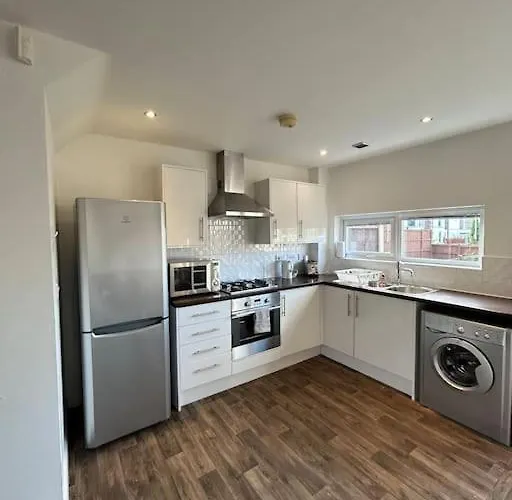 Great House + Air Conditioning + Free Car Parking * Mánchester