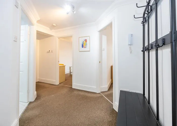 Apartament The Burton- Free Gated Parking