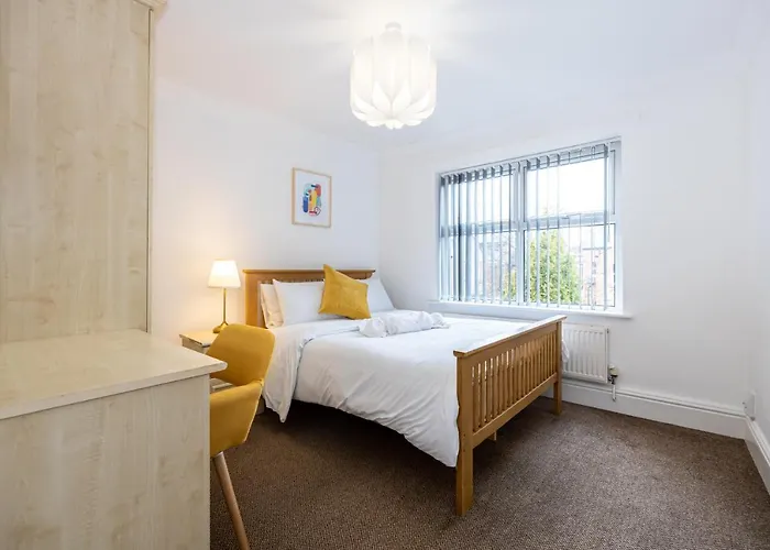 The Burton- Free Gated Parking * Manchester