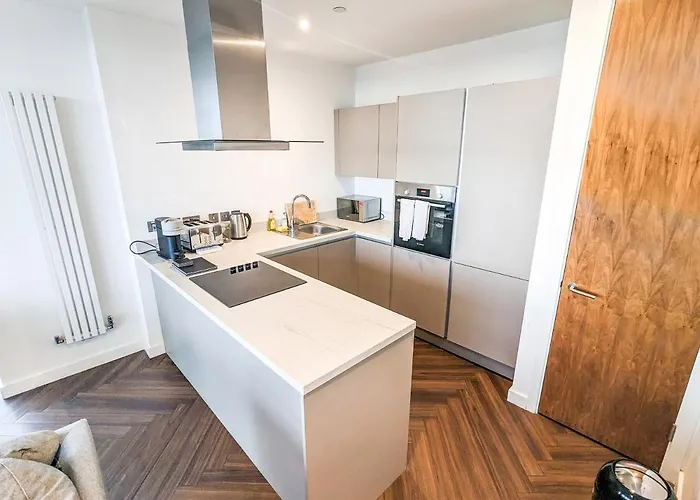 Waterfront Retreat: Modern 2-bed