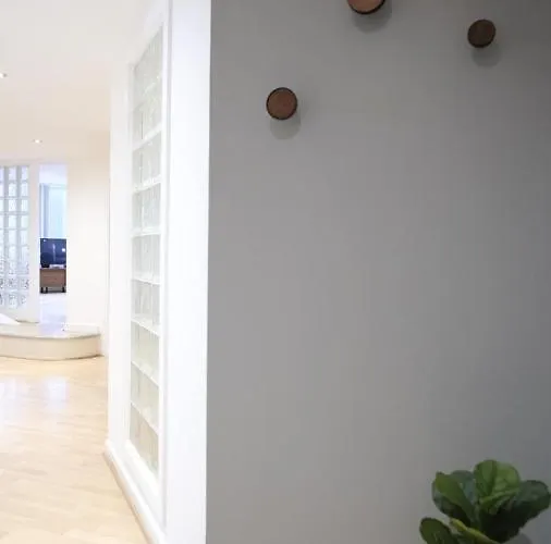 Apartament Spacious 2br 2ba Centre Sleeps 5