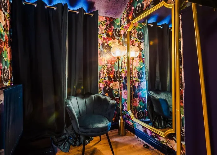 펜션 Spacious And Modern 5 Bedroom House 맨체스터