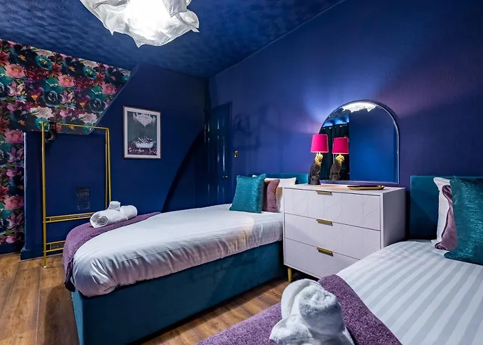 펜션 Spacious And Modern 5 Bedroom House