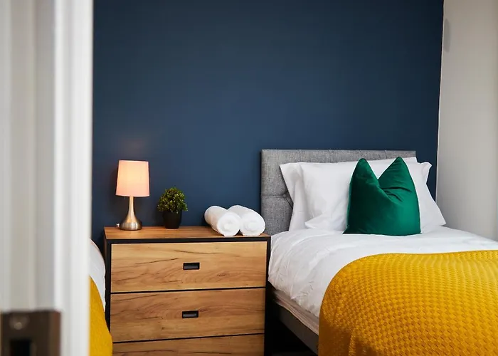 Fabulous 5 Bed House W Parking Ferienhaus *