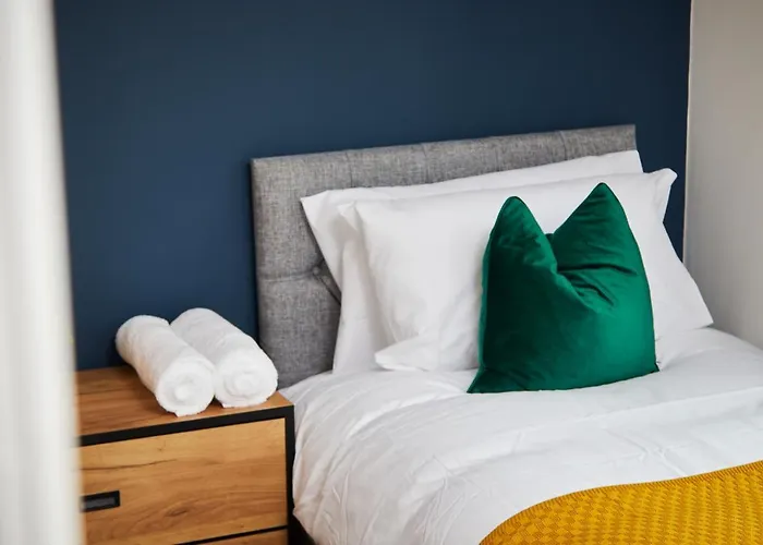 Ferienhaus Fabulous 5 Bed House W Parking *