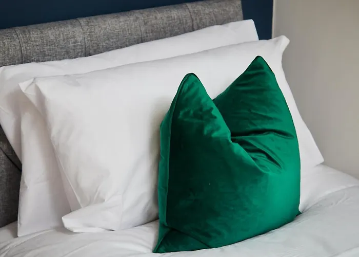 Fabulous 5 Bed House W Parking Ferienhaus