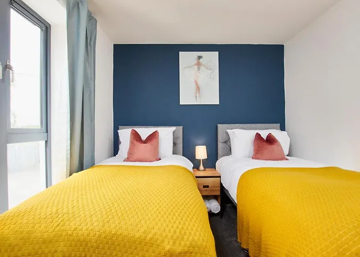 Fabulous 5 Bed House W Parking Tatil Evi *