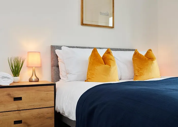 Tatil Evi Fabulous 5 Bed House W Parking Manchester