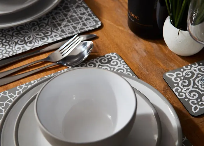 Fabulous 5 Bed House W Parking Ferienhaus *