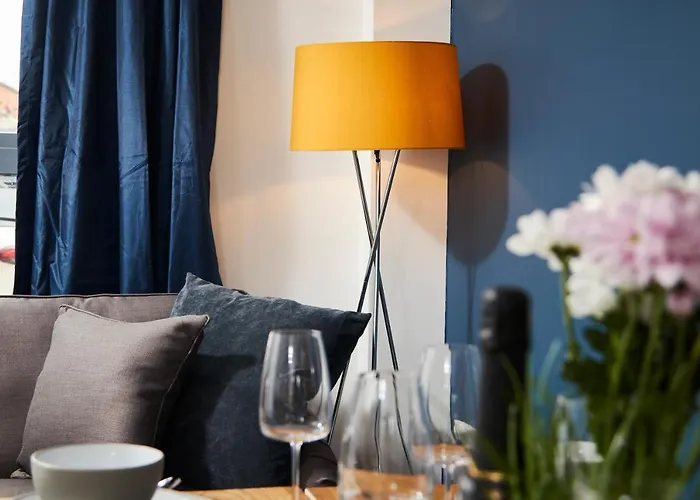 Fabulous 5 Bed House W Parking