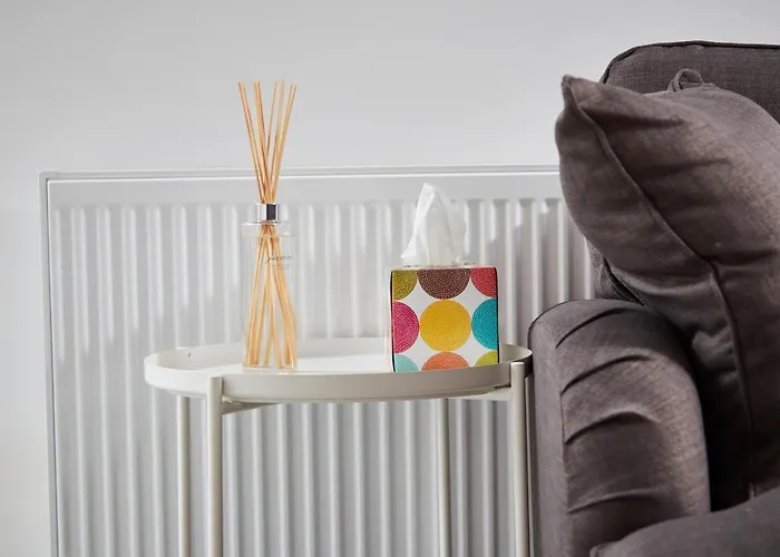 Fabulous 5 Bed House W Parking * Manchester