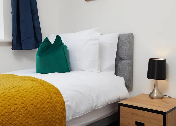 Fabulous 5 Bed House W Parking Ferienhaus