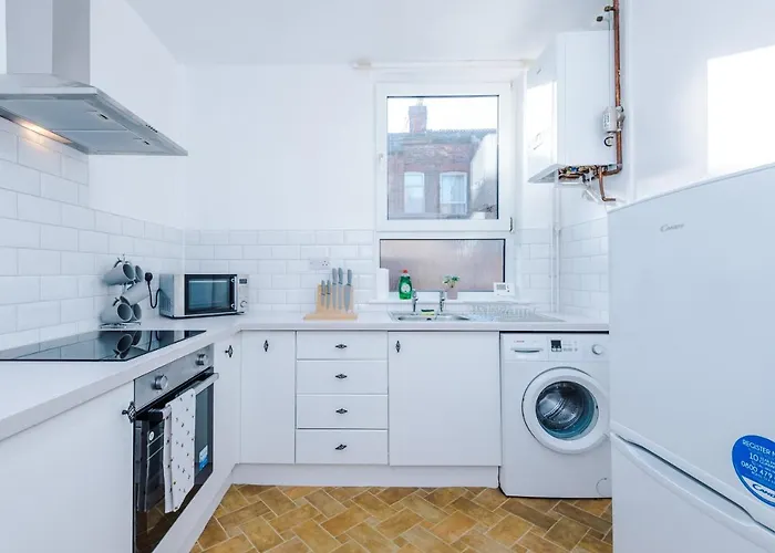 Spacious 4 Bed With Parking Prázdninový dům Manchester