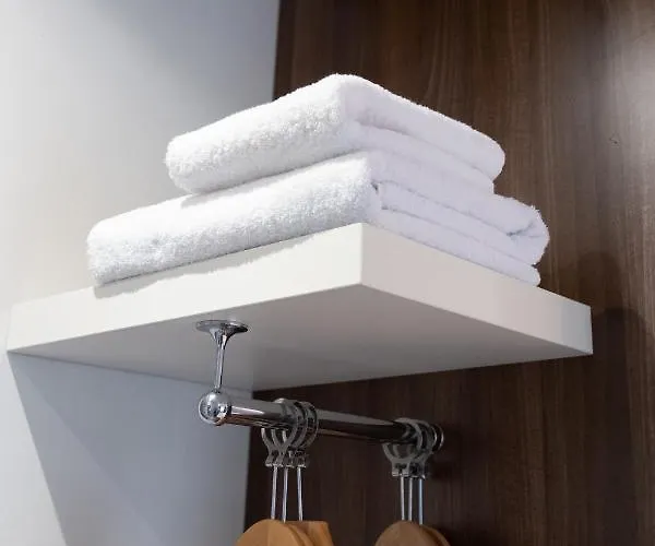 Hotel Express Centre Arena By Ihg