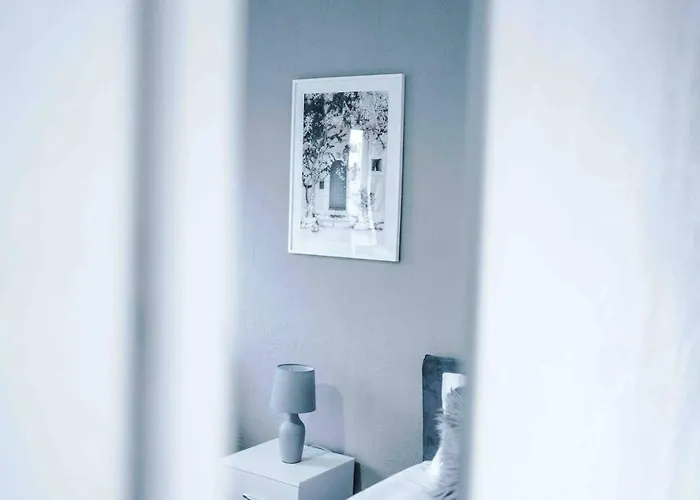 Spacious 4 Bed With Parking 맨체스터