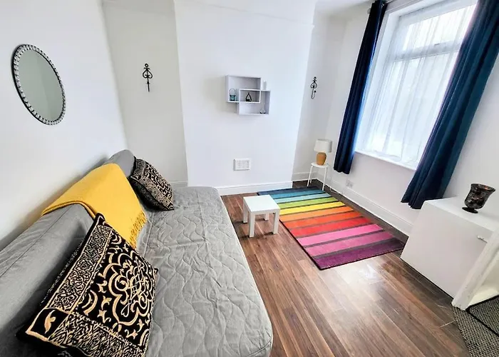 Comfortable House Near Etihad - Sleep Rest 公寓 *