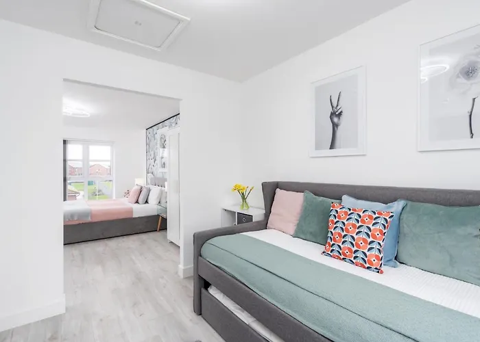 4 Bedroom, 3 Bathroom Walking Distance To Centre Сasa de vacaciones Mánchester