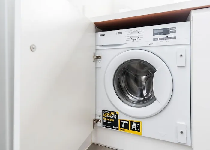 4 Bedroom, 3 Bathroom Walking Distance To Centre Dom wakacyjny Manchester