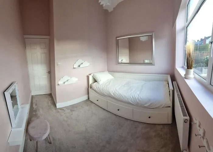 Lovely Close To Mcr Centre Inc Cinema Vakantiehuis