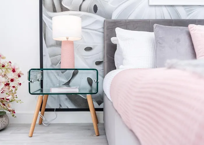 4 Bedroom, 3 Bathroom Walking Distance To Centre * Mánchester