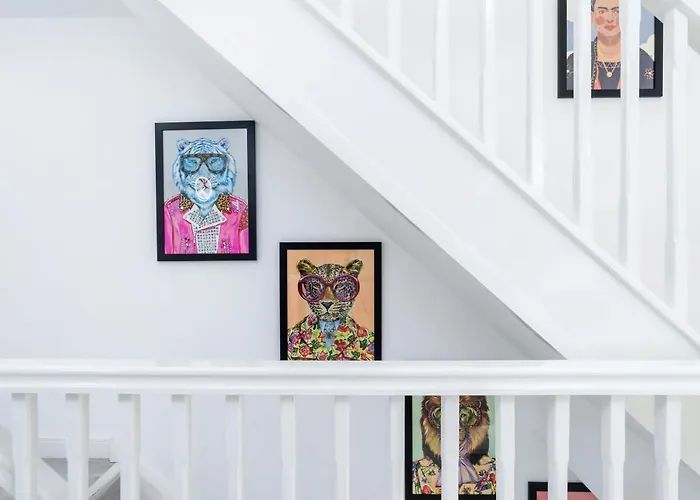 4 Bedroom, 3 Bathroom Walking Distance To Centre Dom wakacyjny