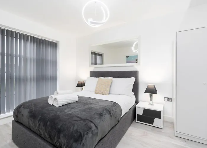 4 Bedroom, 3 Bathroom Walking Distance To Centre Dom wakacyjny Manchester