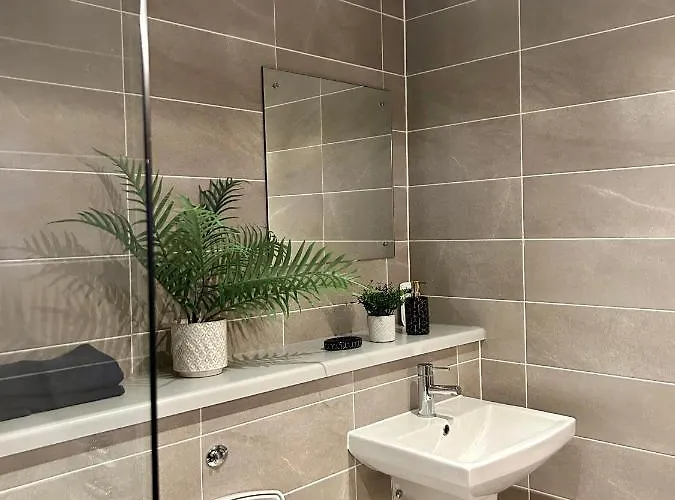 Salford Quays Apartment, *