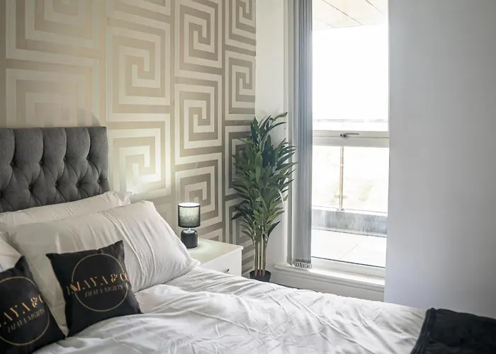 A Spacious 2 Bed With A River And Cascade View, Imaya Nights, M3