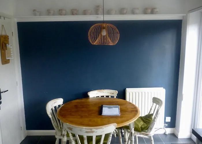 2 Bedroom House With Garden Ferienhaus *