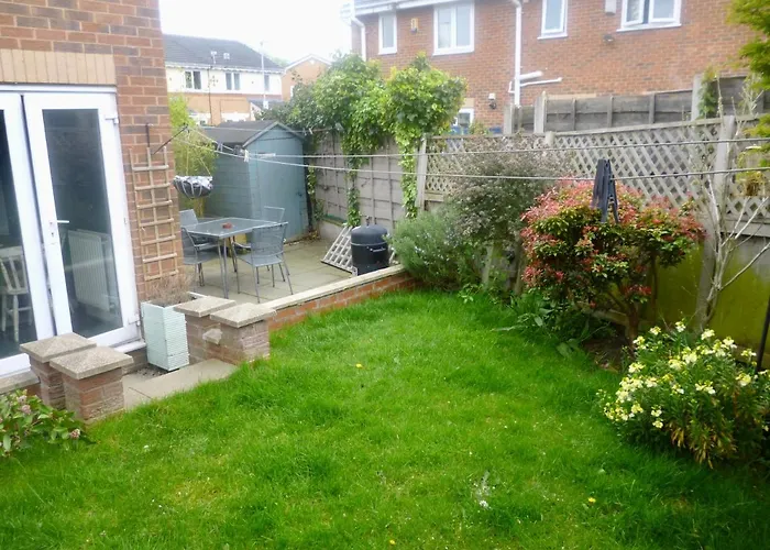 2 Bedroom House With Garden Casa vacanze