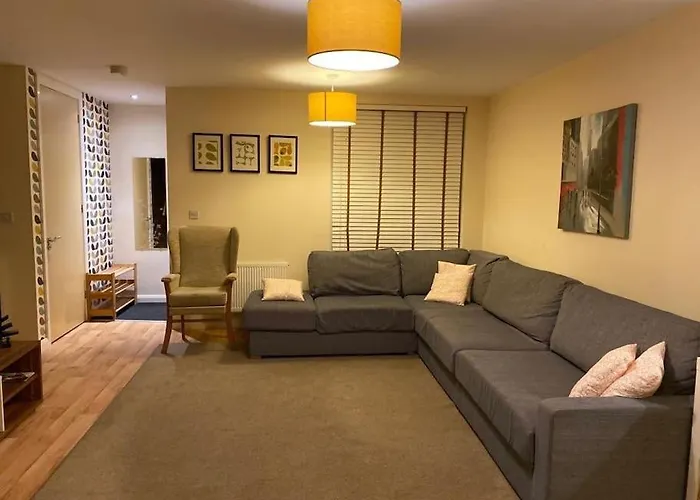 Cosy House Near Centre And Football Stadium Feriehus *