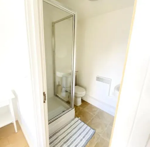 Fresh 2 Bedroom Flat Close To Center Camp Street * Manchester