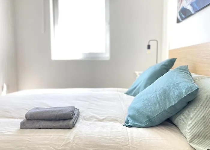 Fresh 2 Bedroom Flat Close To Center Camp Street Apartmán