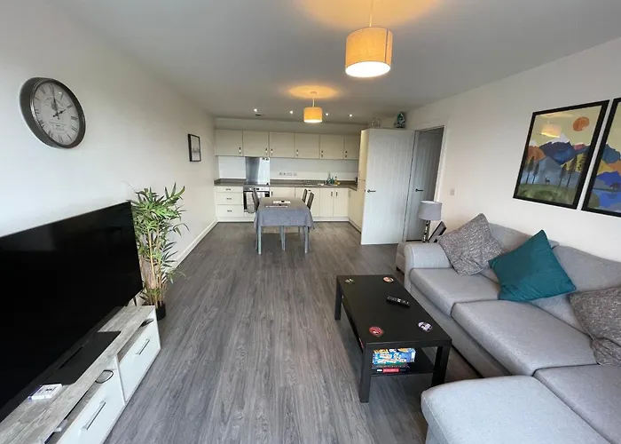 Balcony Marina With Skyline Views - Free Secure Parking * Manchester