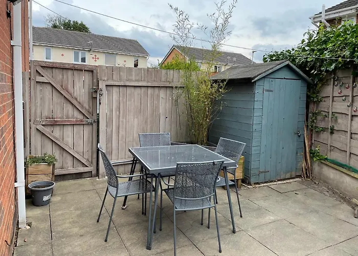 2 Bedroom House With Garden