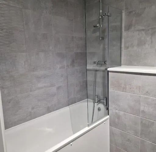 Luxury 2 Bed, 2 Bath - The Quays Apartamento *