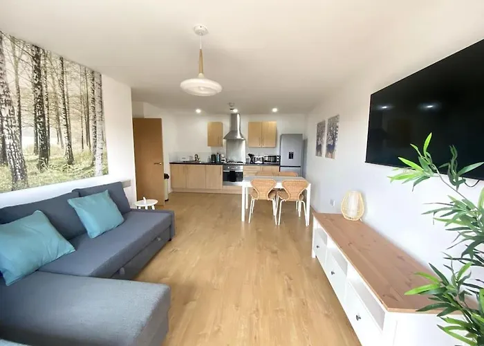 Fresh 2 Bedroom Flat Close To Center Camp Street Διαμέρισμα