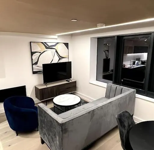 2 Bedroom In Salford