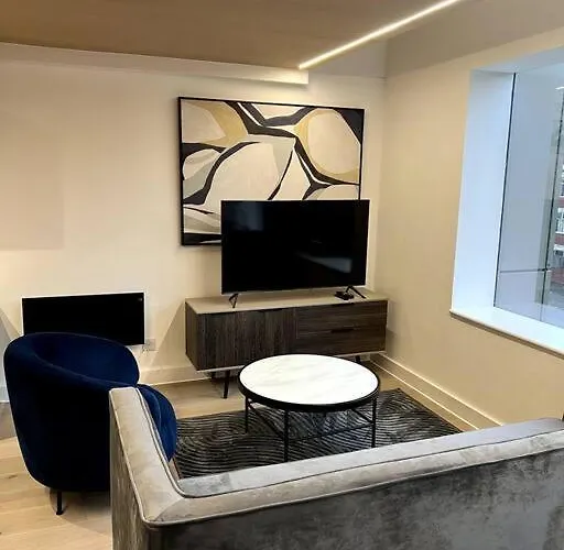 2 Bedroom In Salford 아파트 *