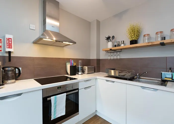 High Street Town House 4*