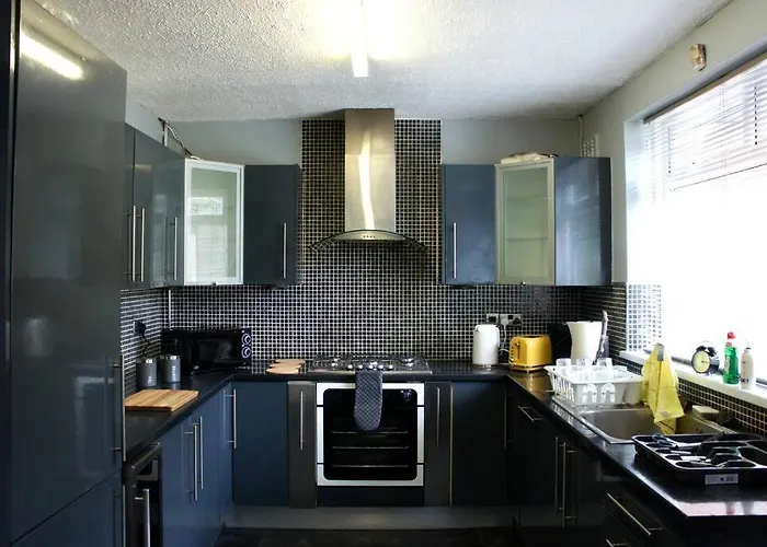 Swinton, Apartment *